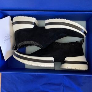 Stuart Weizmann SW-612 black suede sneaker size 7.5